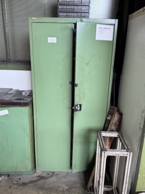 3 Metallwerkzeugschränke, diverse Ausführungen